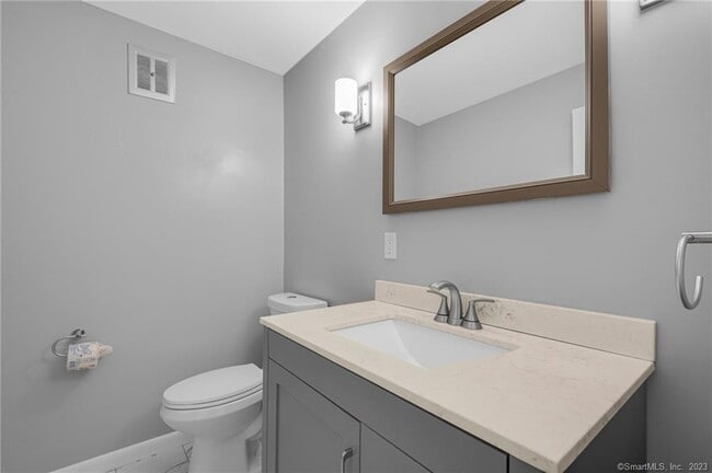 Building Photo - 115 S Main St