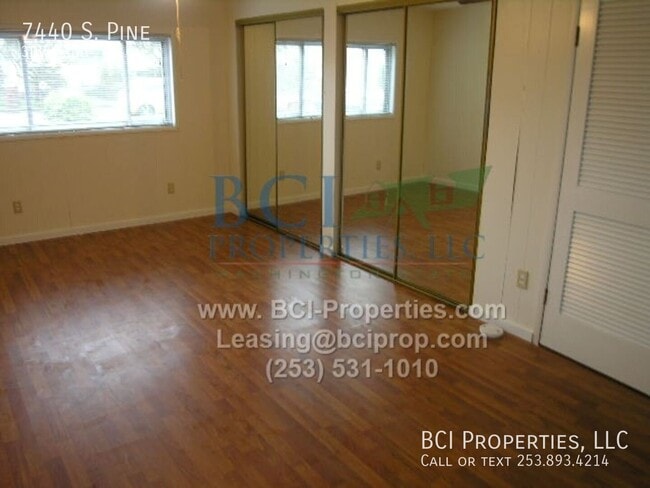 Building Photo - 7440 S. Pine-