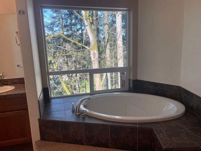 Building Photo - Gorgeous custom built home