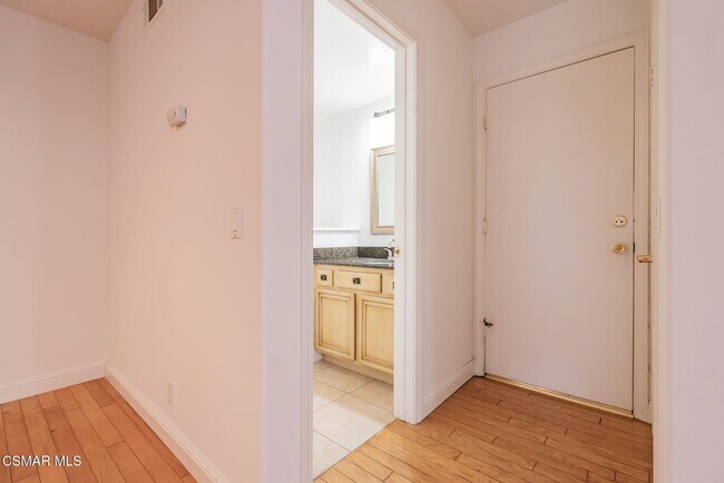 Building Photo - 637 Brademas Ct