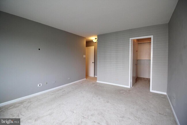 Building Photo - 4501 Arlington Blvd