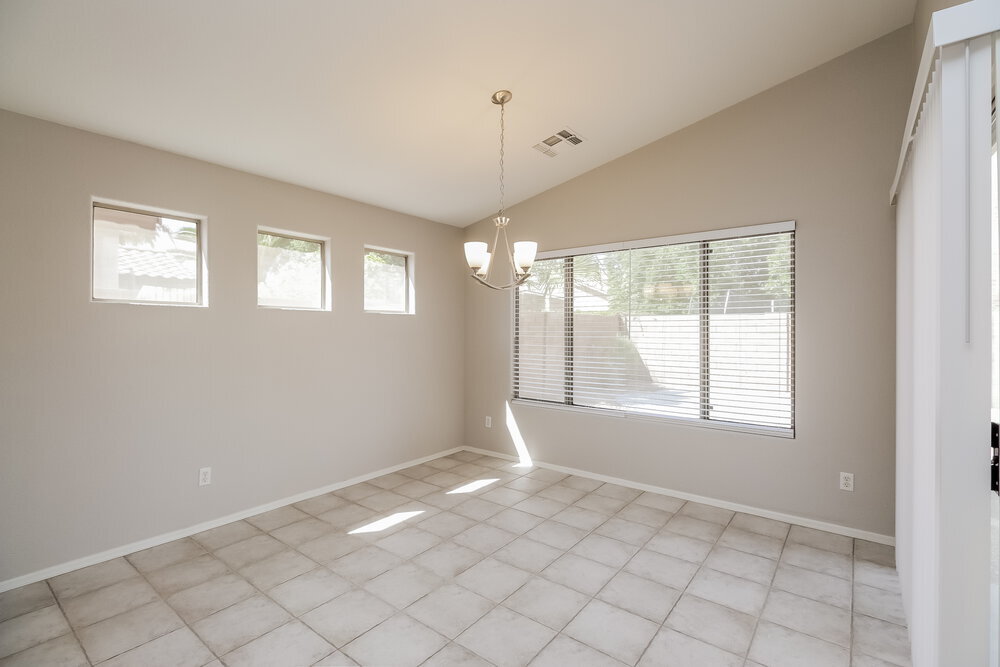Building Photo - 1162 E Baylor Ln