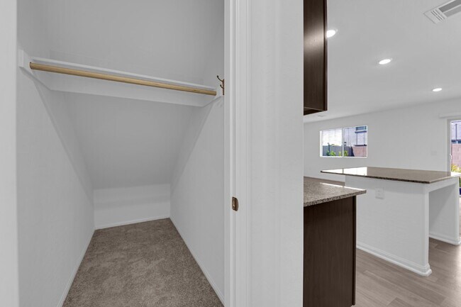 Building Photo - Don't miss out on this cozy 3-bedroom, 2-story home that's ready for you to move in!