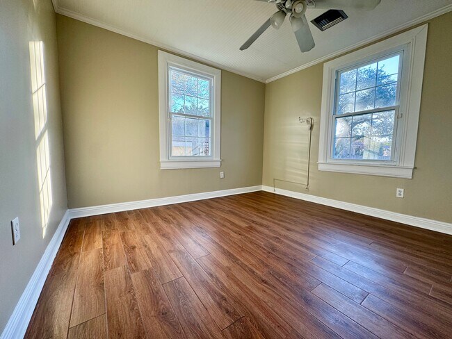 Building Photo - 1822 Homer St