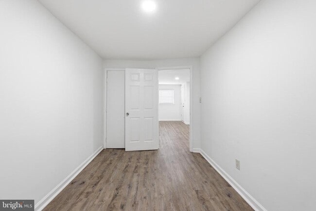 Building Photo - 3816 W Bay Ave