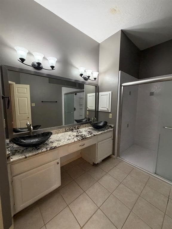 Building Photo - 5913 Shanghai Pierce Rd