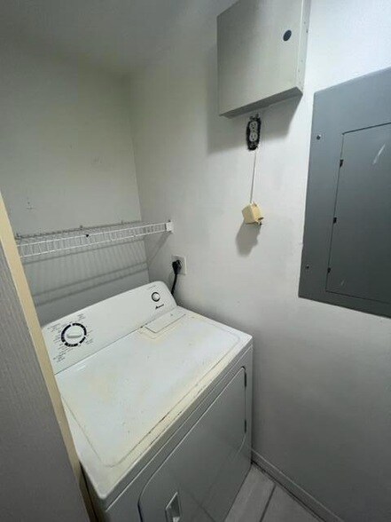 Building Photo - 10282 Fox Trail Rd S