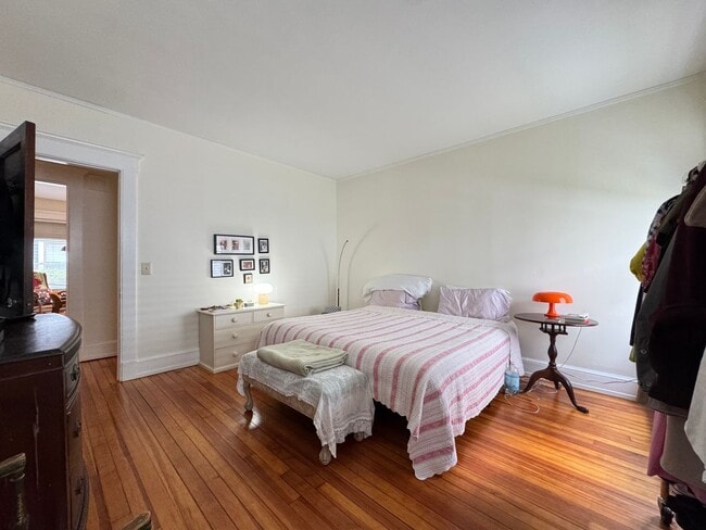 Building Photo - Spacious 2-Bedroom, 2-Bath in East Rock – Newly Renovated!