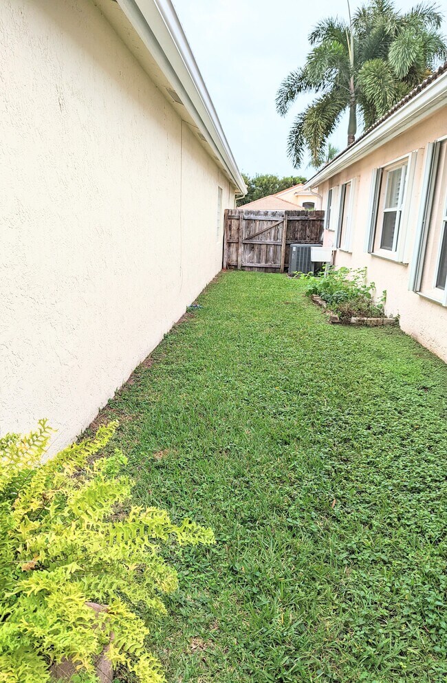 Building Photo - 22889 Sterling Lakes Dr