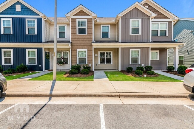 Building Photo - 250 Yorktown Ln