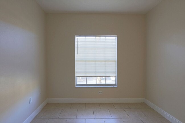 Building Photo - Villas at Venezia 4175-206