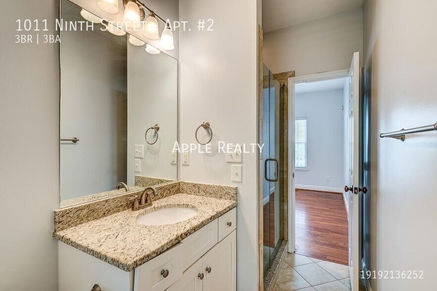 Building Photo - 1011 Ninth Street-Apt. #2