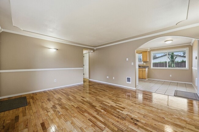 Building Photo - Move in Ready! 3 bedroom 1 bath, North Thurston School District.