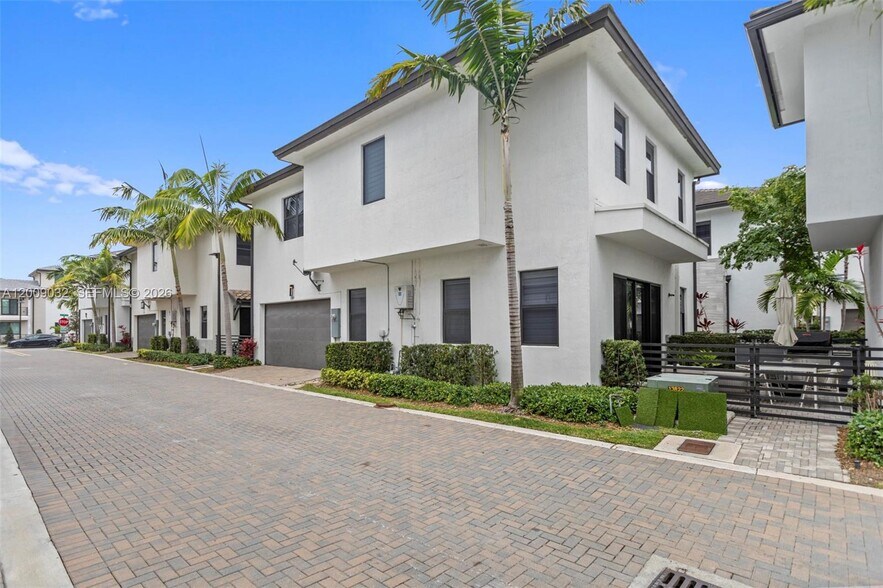 Building Photo - 8249 NW 46th St