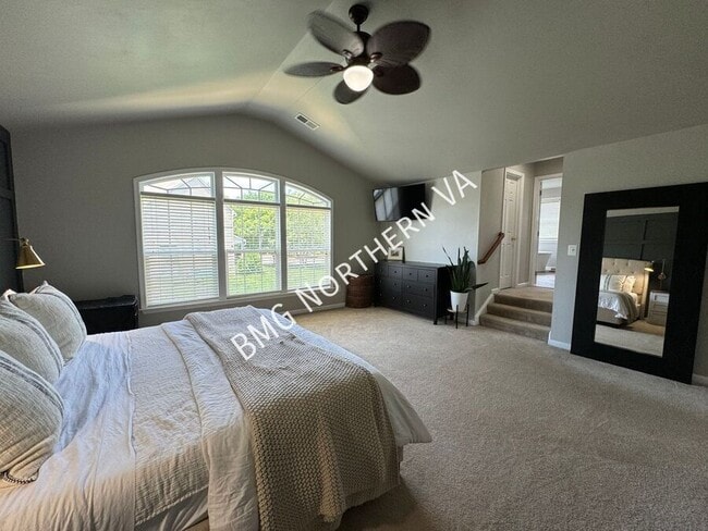 Building Photo - 8930 Kingbird Ct