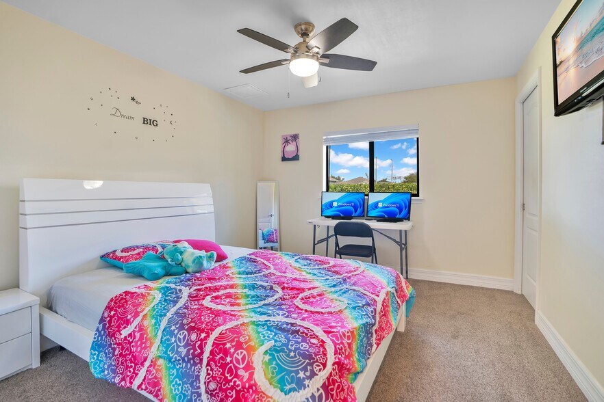 Building Photo - 1627 SW 14th St