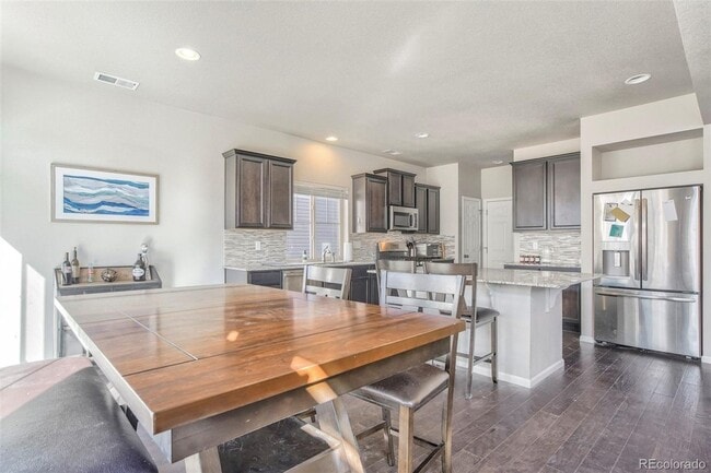 Building Photo - A Gorgeous 3 Bed 3 Bath Home in Desirable ...