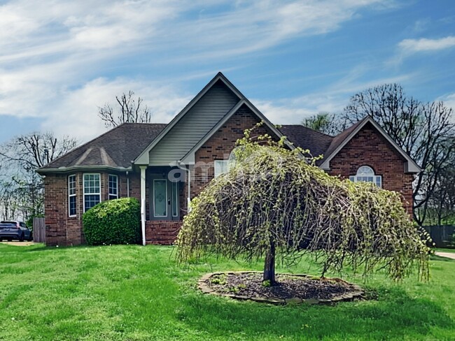 Primary Photo - 113 Cedar Forest Dr