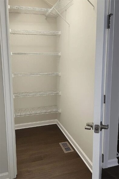 Building Photo - 2008 Hemlock Ln