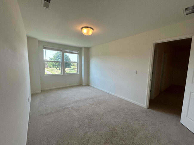 Building Photo - 112 Davenport Dr