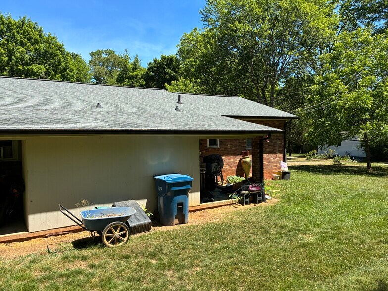 Rear view - 344 18th Ave NE