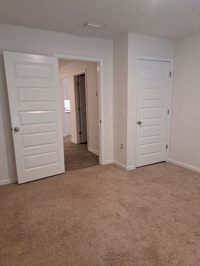 Building Photo - 4012 Millicent Ln