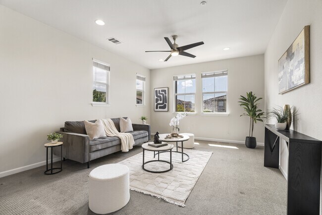 Building Photo - 5267 Fioli Loop