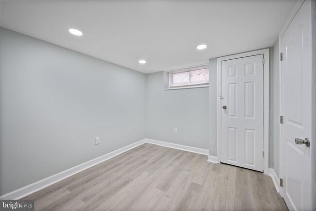 Building Photo - 328 S Macon St.