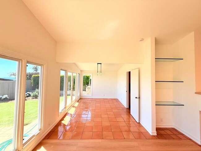 Building Photo - Fantastic Single Story 3 bed - 3 bath with backyard in Malibu - Topanga Beach Area