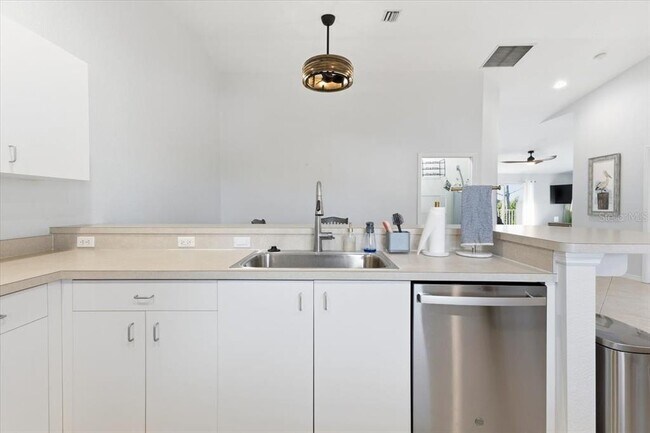 Building Photo - 8101 Memory Ln