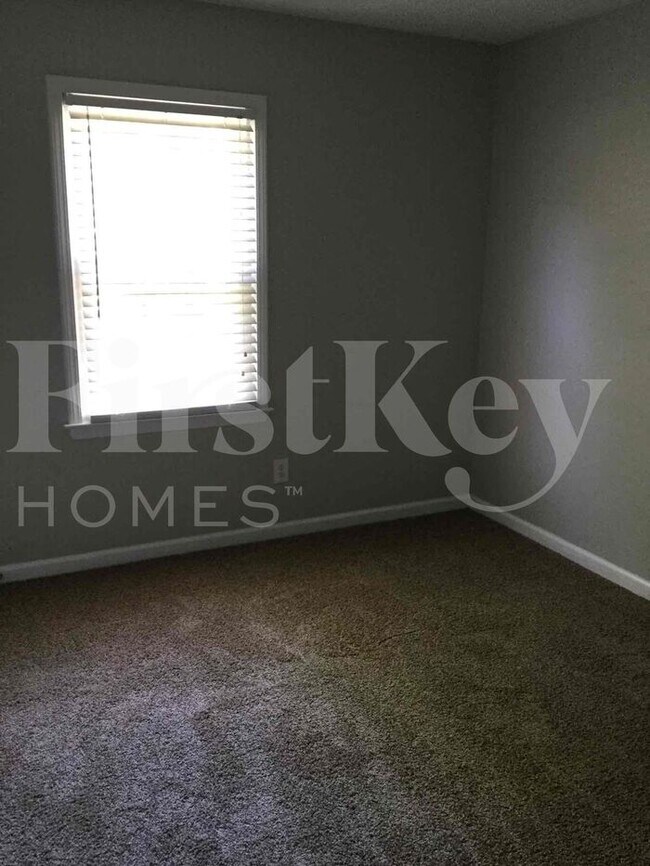 Building Photo - 420 Freestone Dr