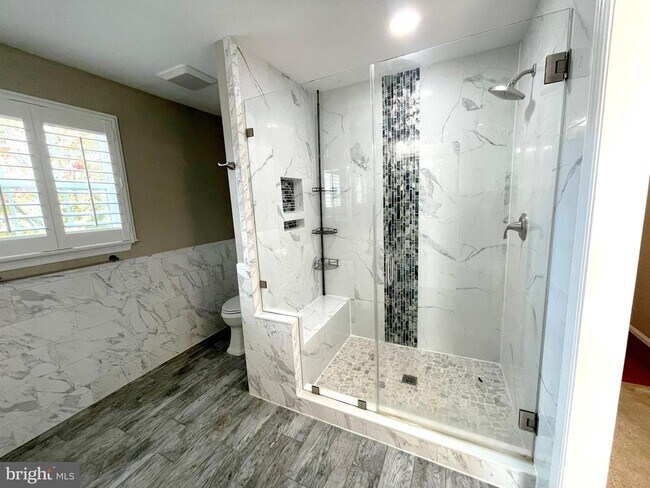 Building Photo - 20871 Freedom Run Dr