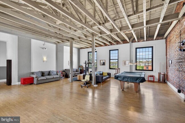 Building Photo - 200 Lincoln Ave