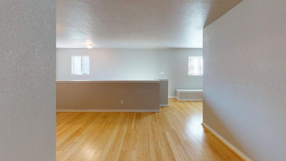Building Photo - 8802 New World Dr