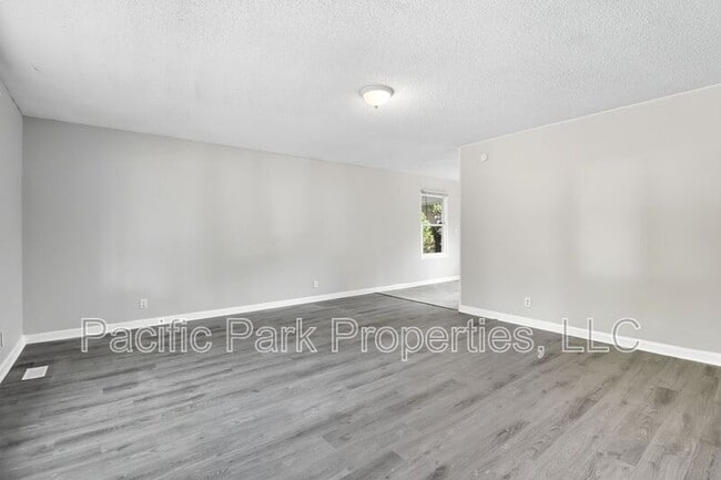 Building Photo - 3639 Richelieu Rd