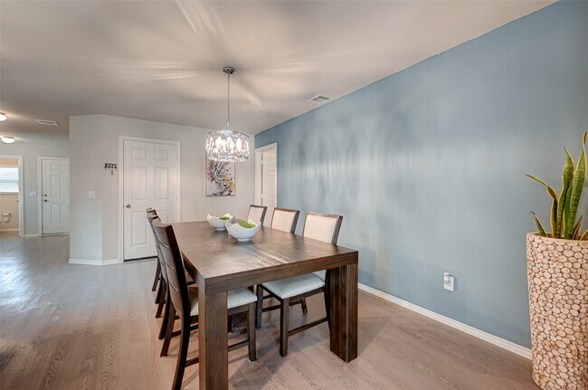 Building Photo - 23322 Dovetail Colony Ct