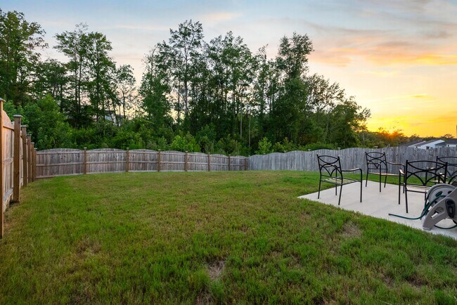Building Photo - 305 Ollivander Ln