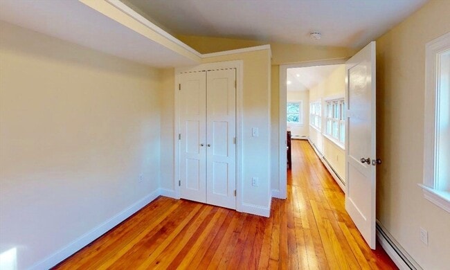 Building Photo - 17 Lyndale Ave