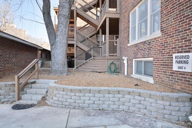 Building Photo - 6321 Southwood Ave