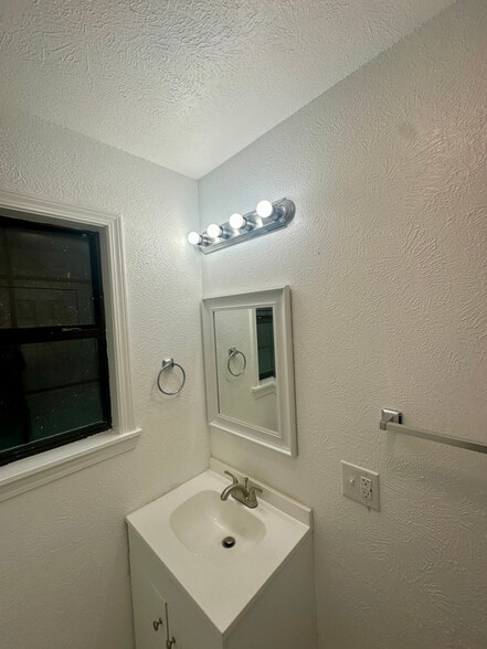 Building Photo - 503 Cannon St