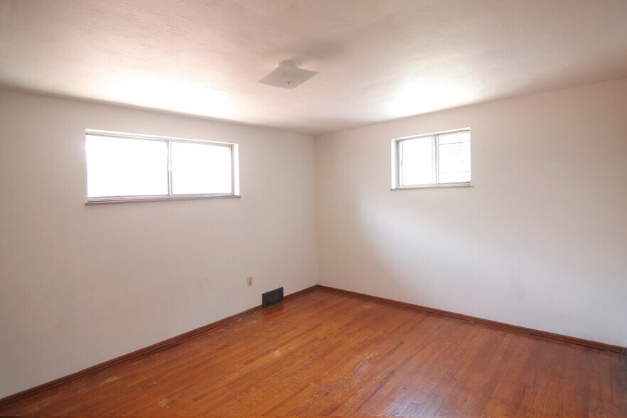 Building Photo - 421 Franklin Ave