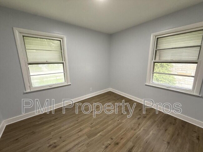 Building Photo - 2101 W Fairmount Ave