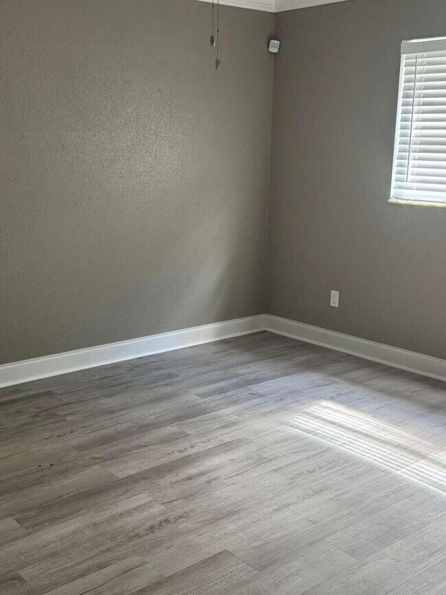 Building Photo - 7709 1st Terrace