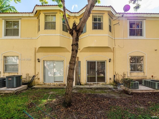Building Photo - 1663 SE 27th Dr