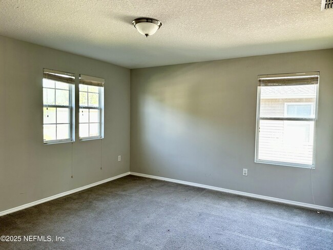 Building Photo - 11751 Silver Hill Dr