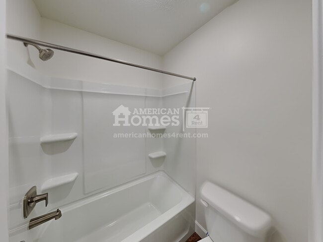 Building Photo - 4304 N Poplar Street