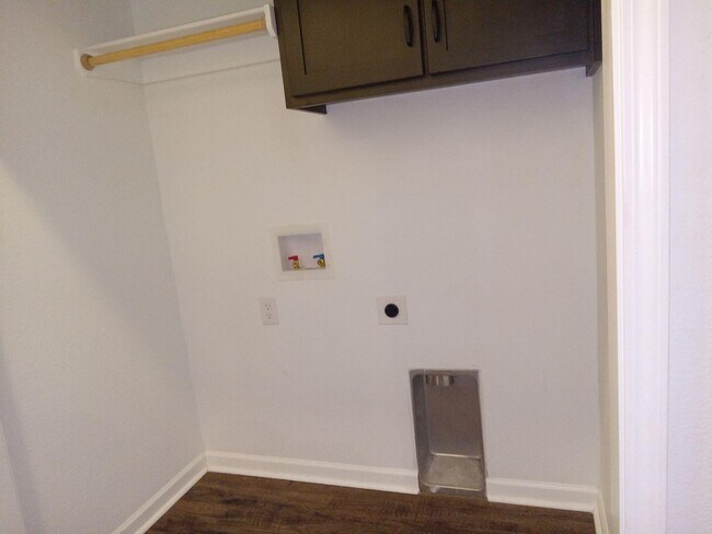 Building Photo - 512 Alex Jordan Dr.