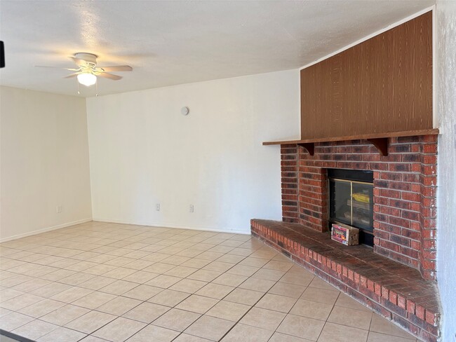 Building Photo - 24411 Beef Canyon Dr