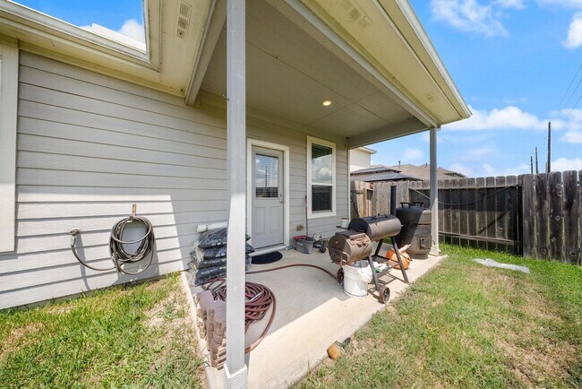 Building Photo - 25631 Bottlebrush Sedge St