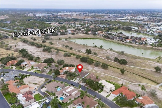 Building Photo - 37 Red River Dr